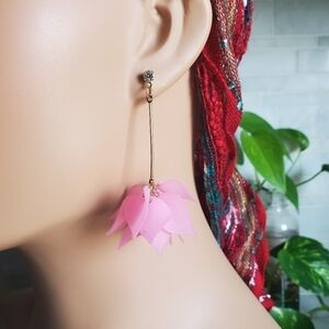 Final SALE ❤🥰 Acrylic petal earrings pink
